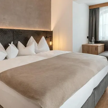 Niblea Hotel 4*